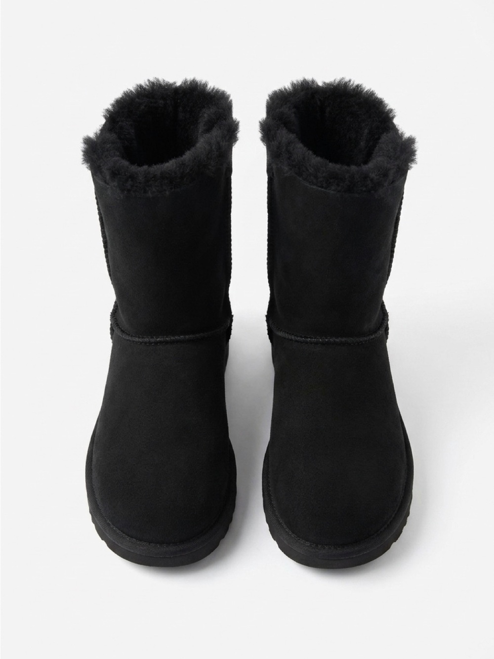 UGG Short Suede Boot in Black with Metal Logo size 7